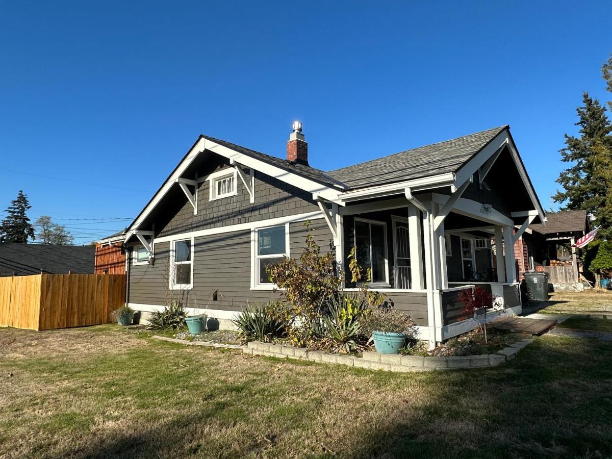 Cozy Home Conveniently Located With King Bed Tacoma Exterior photo